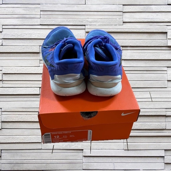 WOMEN’S Bright Blue Nike Shoes Sz. 12 - Picture 4 of 7